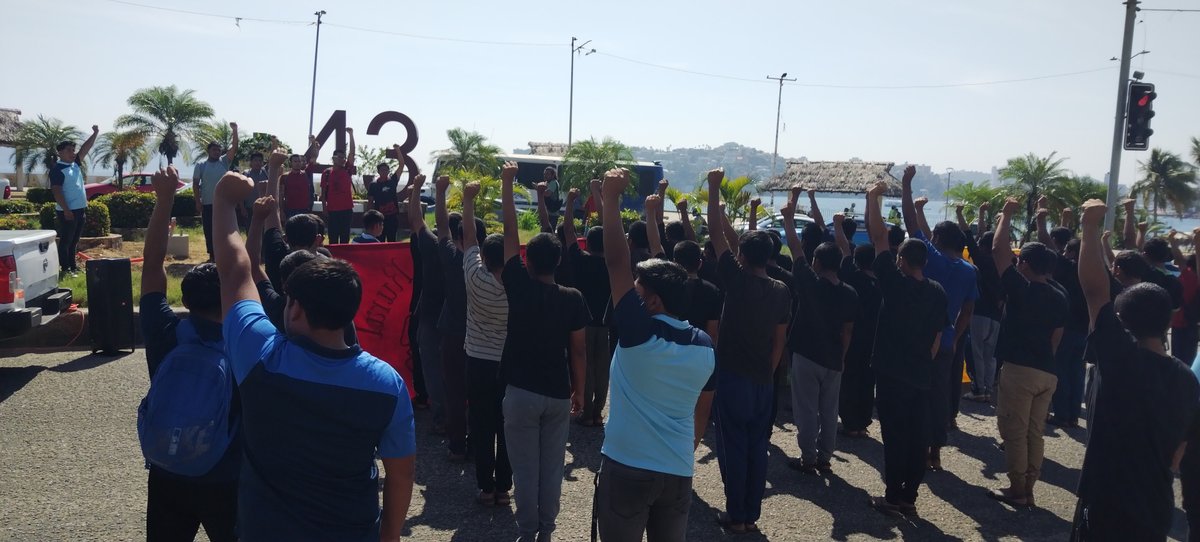 格雷罗州普通民众：政府因伊瓜拉事件欠阿约特辛纳帕镇（Ayotzinapa）一个“人情”