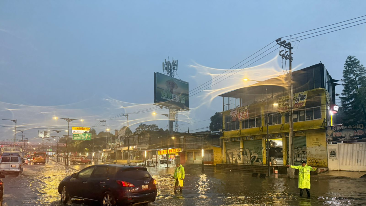 墨西哥城暴雨红色警报！多地积水轻轨中断