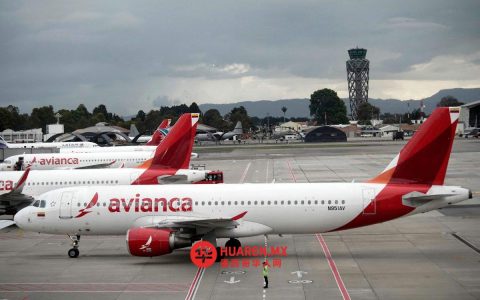 空中客车公司对A320系列飞机进行维修；约百架飞机仍处于停飞状态（无法正常使用）