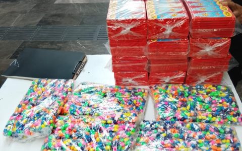 地铁站内共配备逾300公斤烟火装置。