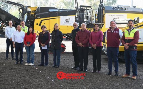 埃多梅克斯公司（Edomex）正在交付用于铁路轨道铺设的维修列车。
