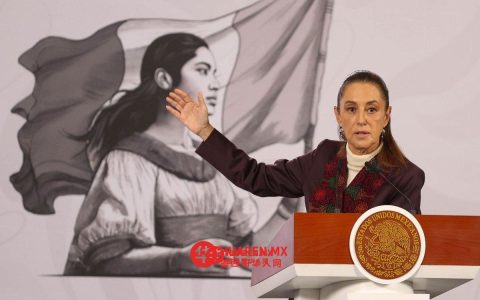 《墨西哥城（Ciudad de México）街头狂欢》表明，4T代表了一种不同的执政方式——即一种更加创新、以人为本的治理模式。