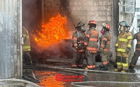 埃卡特佩克（Ecatepec）仓库突发大火，百余名居民紧急疏散