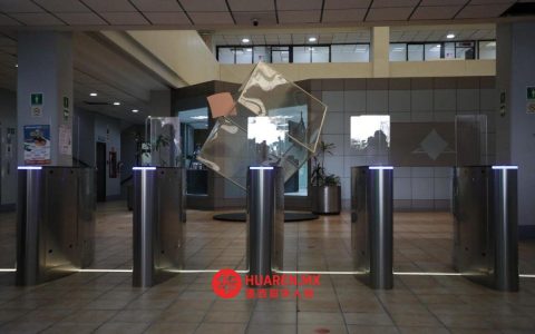 该公司新增摄像头与止血带设备，否认间谍指控，合同暂未执行