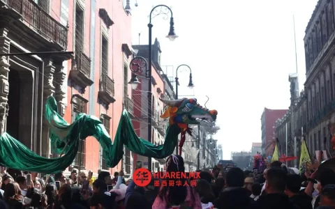 墨西哥城迎新春舞龙游行即将上演