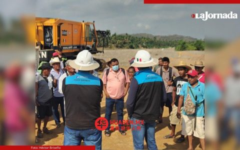 卡卡瓦特佩克与阿卡普尔科居民阻拦帕帕加约河水利工程建设