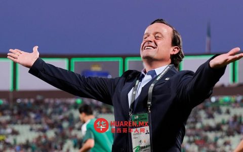 米克尔·阿里奥拉现身利维斯体育场，观看2026年超级碗赛事