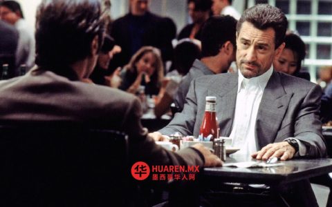 咖啡馆里的恋人，虚拟世界中的深情