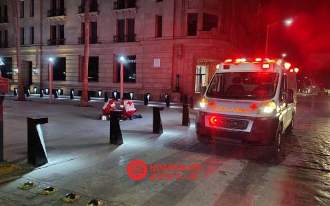 在托雷翁市中心，一名出租车司机殴打并袭击了一名来自韦拉克鲁斯州的年轻人。