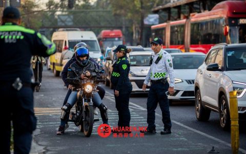 因预约难，摩托车骑手转投其他机构申领驾照