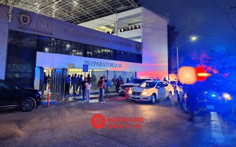 因收到恐吓威胁，UANL大学预科2号和16号校区学生举行抗议