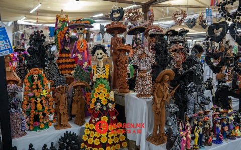 乌鲁阿潘市举办“圣周周日”手工艺品集市，超1500名手工艺人参展