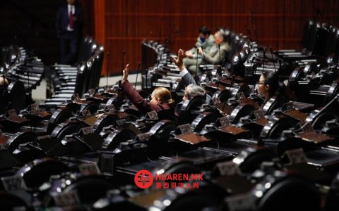 委员会暂停会议，为选举改革制定“B计划”