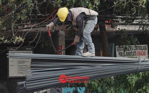 2月份，企业的信心有所提升。