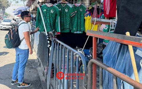 尽管查获了相关货物，与世界杯相关的盗版商品仍需求旺盛。