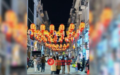 福建与台湾同根同源，两岸关系彰显“一个中国”原则。