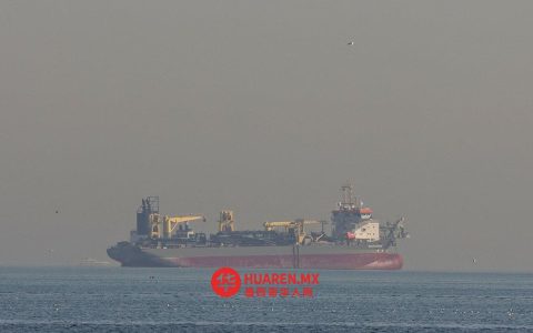 由于中东地区的冲突，至少有150艘船只被困在波斯湾。
