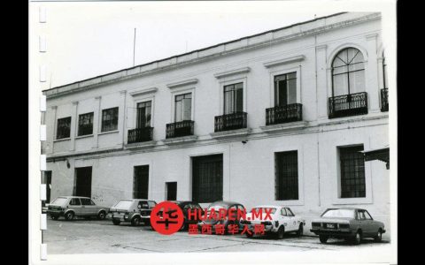 “La Fama”坐落于特拉尔潘（Tlalpan）——这里泉水涌流，也曾是工人阶级抗争的起点。