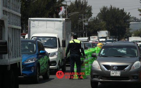 超过1.4万名警察将护航墨西哥城学生返校
