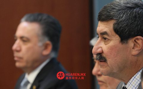 恩里克·因苏恩扎与哈维尔·科拉尔现身库利亚坎一家餐厅