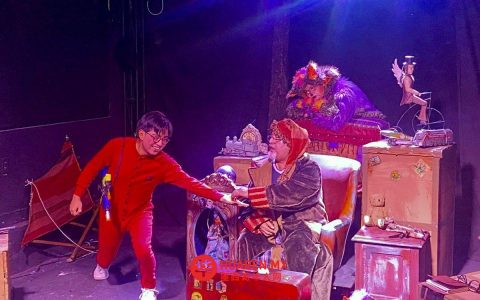 家庭剧《Magallanes》在内萨瓦尔科约特尔市首演