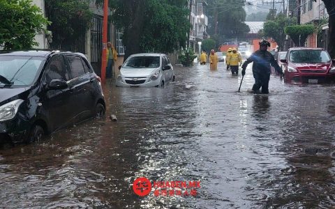 由于强降雨，特拉尔内潘特拉（Tlalnepantla）交通严重受阻，通往AIFA的郊区火车出现延误。