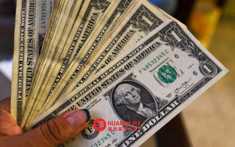 油价持续下跌，市场仍持乐观情绪，尽管缺乏美国方面数据或消息。