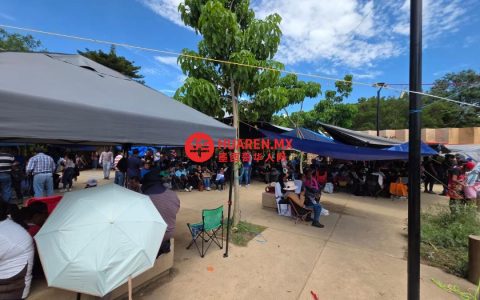墨西哥教师工会考虑暂停抗议并撤离静坐示威